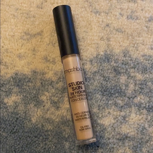 smashbox studio skin 24 hour waterproof concealer